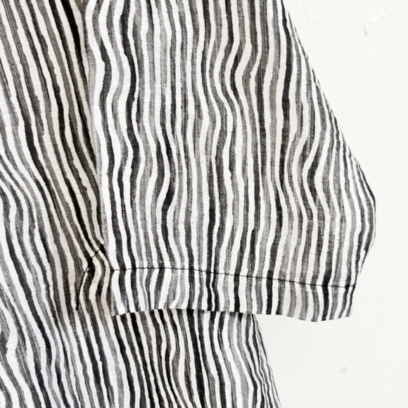 TERRA SJ APPAREL Women’s Black White Blouse Button Up Wired Collar Lagenlook S - Picture 5 of 12